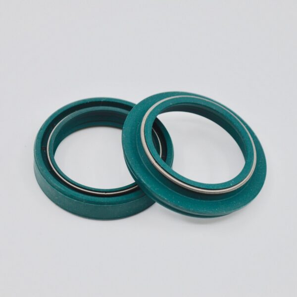 SKF Oil & Dust Seal 39 mm. - SHOWA