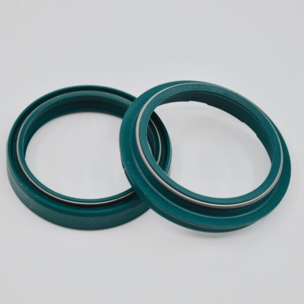 SKF Oil & Dust Seal 47 mm. - SHOWA