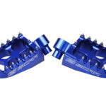 Scar Evolution Footpegs - Yamaha Blue color
