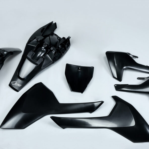 UFO Plastic kit 5-parts Black 001 TC85 18-24