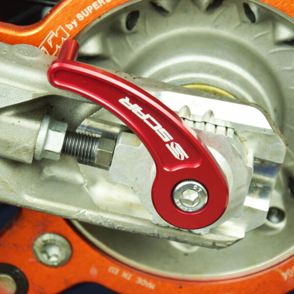 Scar Rear axle pull - KTM Husqvarna GasGas - Red color